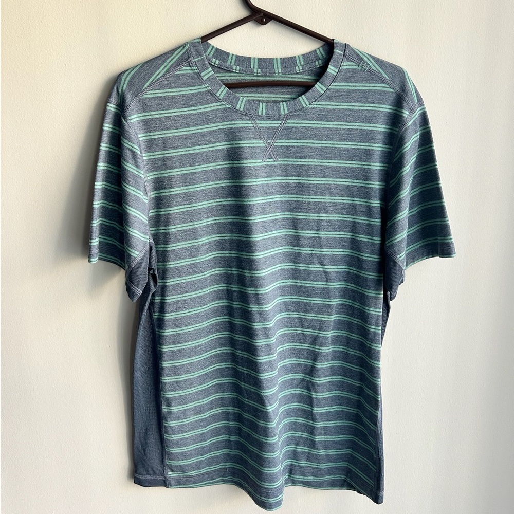 Lululemon Men’s Green Striped Short Sleeve Tee